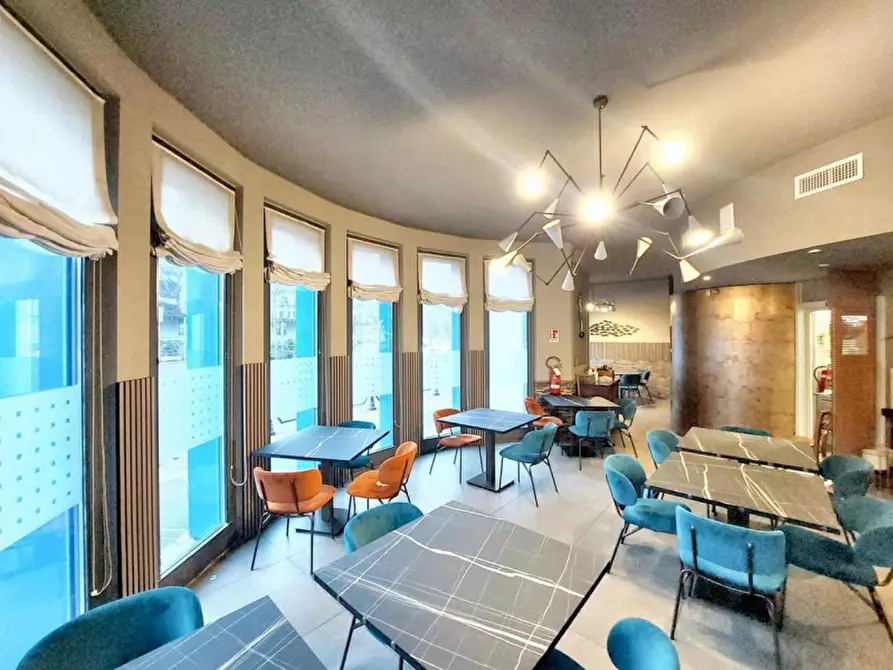 Immagine 1 di Attività commerciale in vendita  in Via Giuseppe Mazzini, N. 33 a Saronno