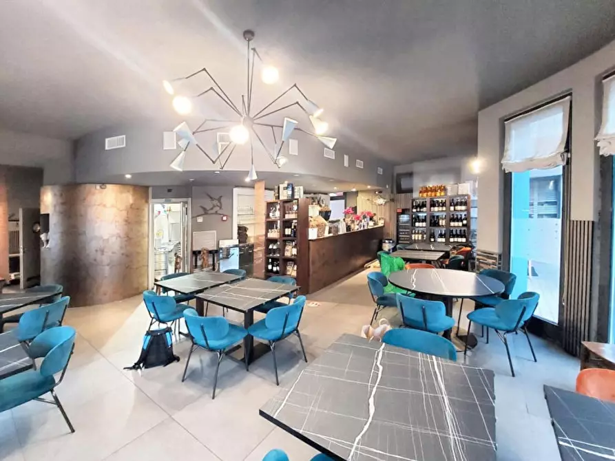 Immagine 4 di Attività commerciale in vendita  in Via Giuseppe Mazzini, N. 33 a Saronno