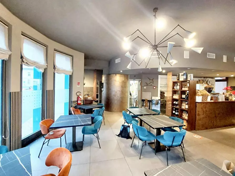 Immagine 5 di Attività commerciale in vendita  in Via Giuseppe Mazzini, N. 33 a Saronno