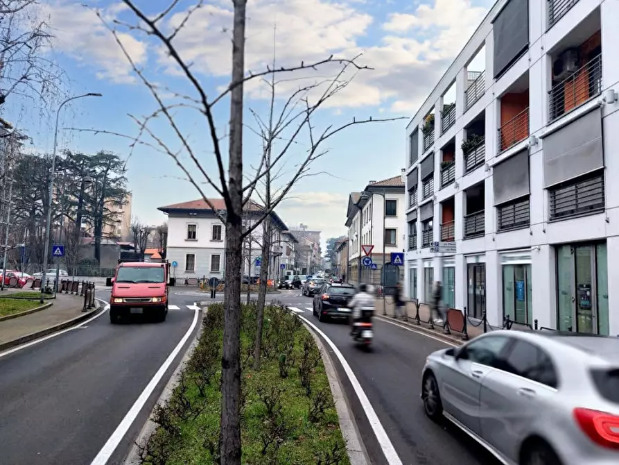 Immagine 15 di Attività commerciale in vendita  in Via Giuseppe Mazzini, N. 33 a Saronno