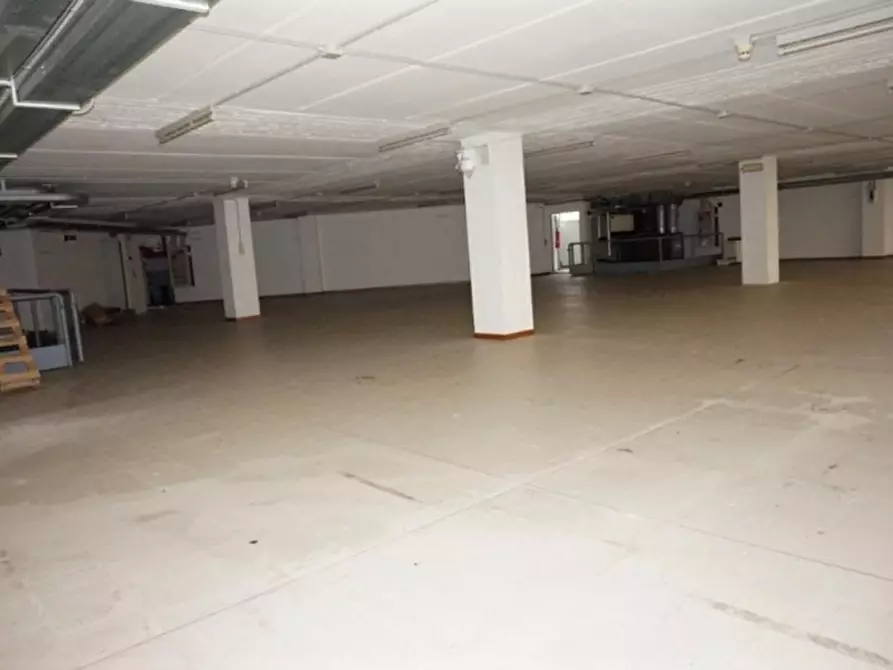 Immagine 11 di Capannone industriale in vendita  in Via Matteo Ricci, N. 10 a Ancona