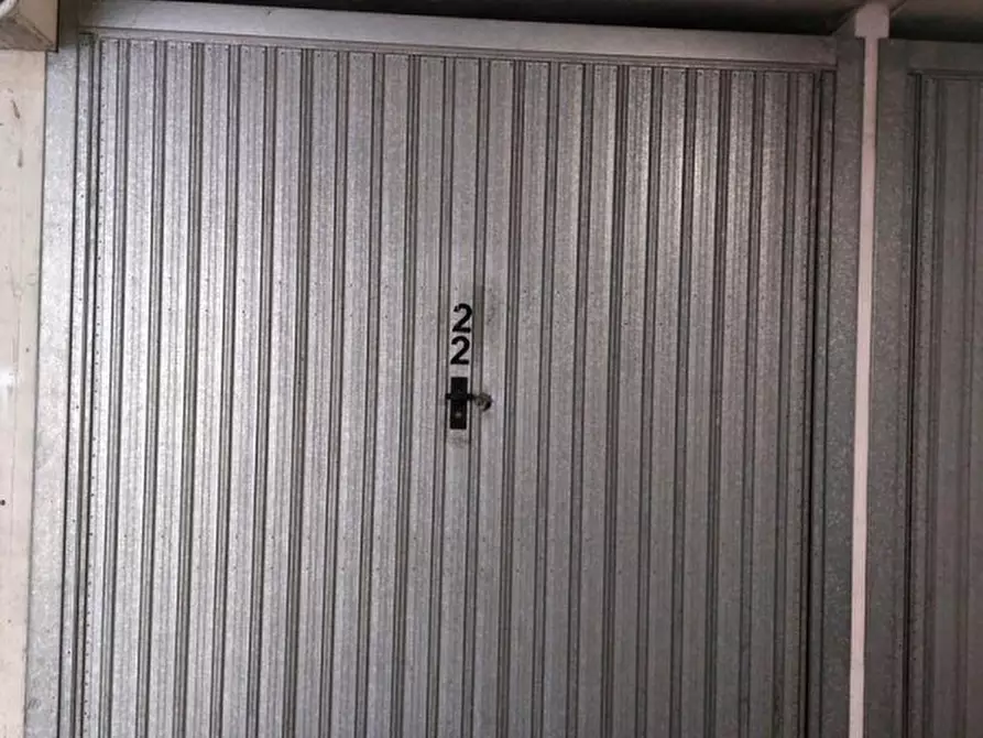 Immagine 1 di Posto auto in vendita  in Via dei Giardinetti, N. 158 a Roma