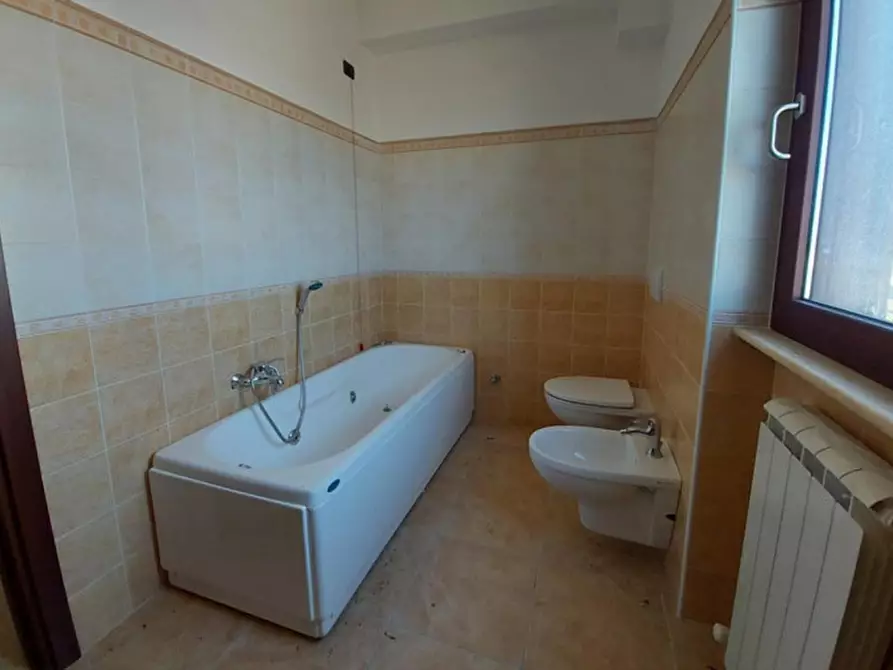 Immagine 8 di Ufficio in vendita  in Via Indipendenza, N. 47 a Sant'egidio Alla Vibrata