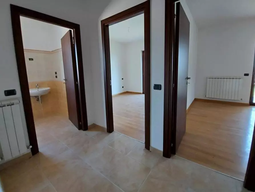 Immagine 12 di Ufficio in vendita  in Via Indipendenza, N. 47 a Sant'egidio Alla Vibrata