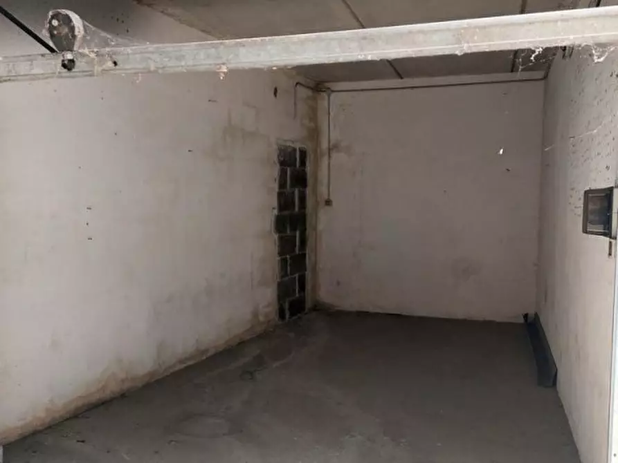 Immagine 2 di Posto auto in vendita  in Via dei Giardinetti, N. 158 a Roma