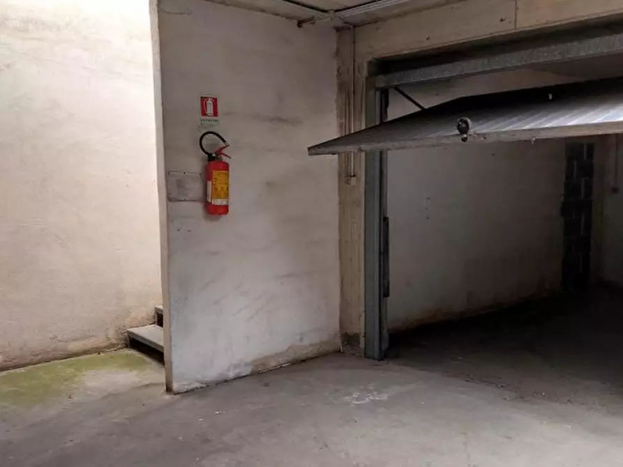 Immagine 3 di Posto auto in vendita  in Via dei Giardinetti, N. 158 a Roma