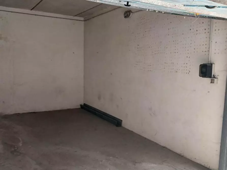 Immagine 4 di Posto auto in vendita  in Via dei Giardinetti, N. 158 a Roma