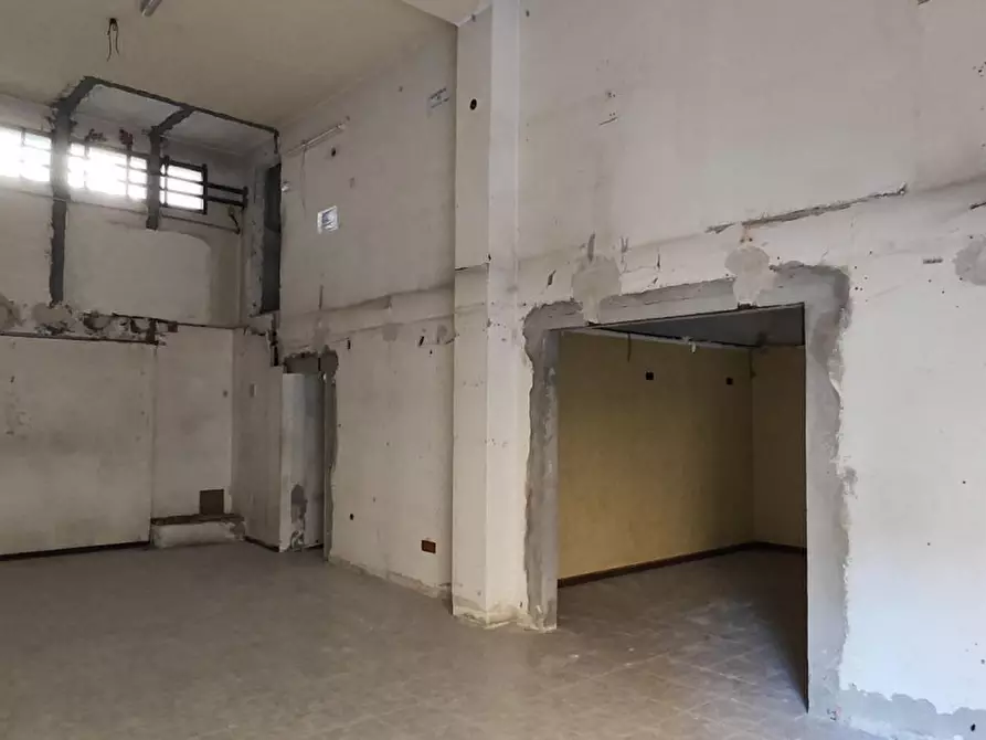 Immagine 4 di Negozio in vendita  in Via Carlo Baudi Di Vesme, N. 73 a Cagliari