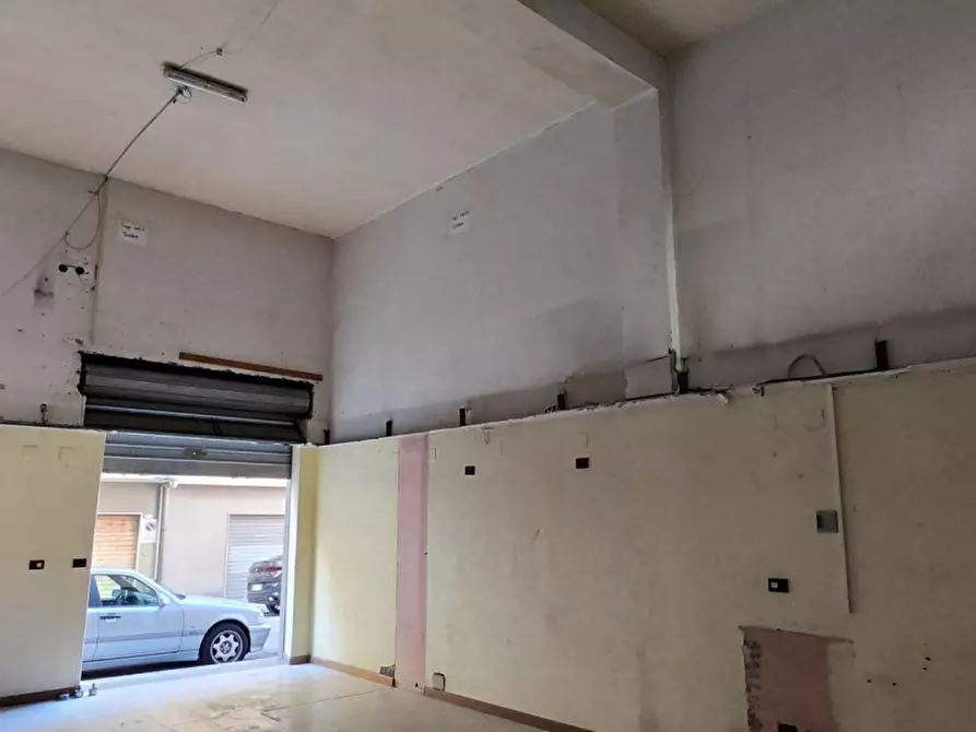 Immagine 7 di Negozio in vendita  in Via Carlo Baudi Di Vesme, N. 73 a Cagliari