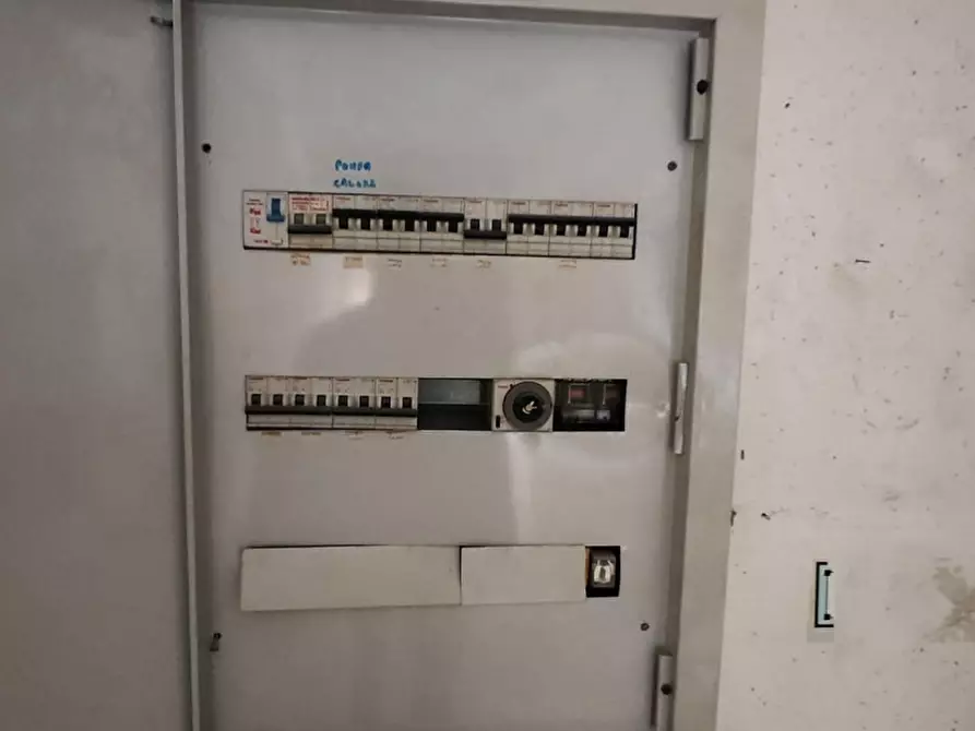 Immagine 11 di Negozio in vendita  in Via Carlo Baudi Di Vesme, N. 73 a Cagliari