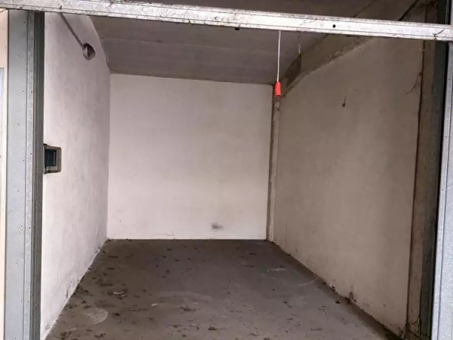 Immagine 2 di Posto auto in vendita  in Via dei Giardinetti, N. 158 a Roma