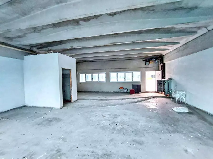 Immagine 2 di Negozio in vendita  in Via Magistrini, 3, 40013 Castel Maggiore BO, Italia a Castel Maggiore