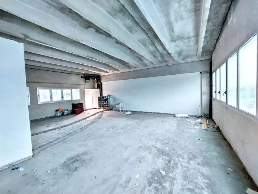 Immagine 3 di Negozio in vendita  in Via Magistrini, 3, 40013 Castel Maggiore BO, Italia a Castel Maggiore