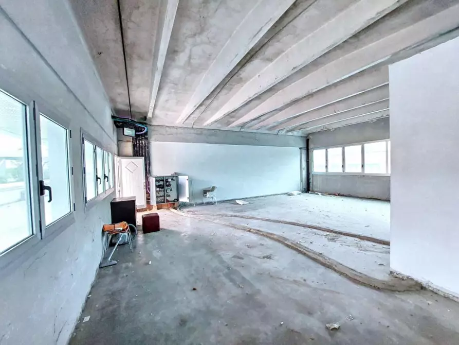 Immagine 5 di Negozio in vendita  in Via Magistrini, 3, 40013 Castel Maggiore BO, Italia a Castel Maggiore