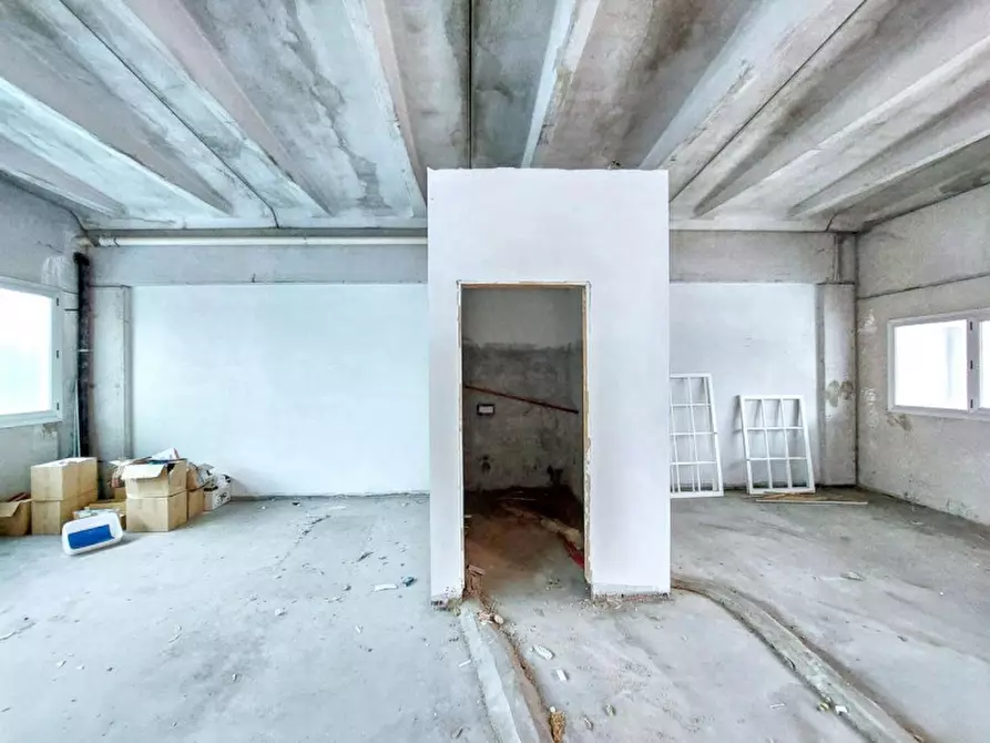 Immagine 6 di Negozio in vendita  in Via Magistrini, 3, 40013 Castel Maggiore BO, Italia a Castel Maggiore