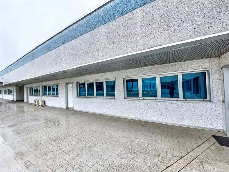 Immagine 17 di Negozio in vendita  in Via Magistrini, 3, 40013 Castel Maggiore BO, Italia a Castel Maggiore