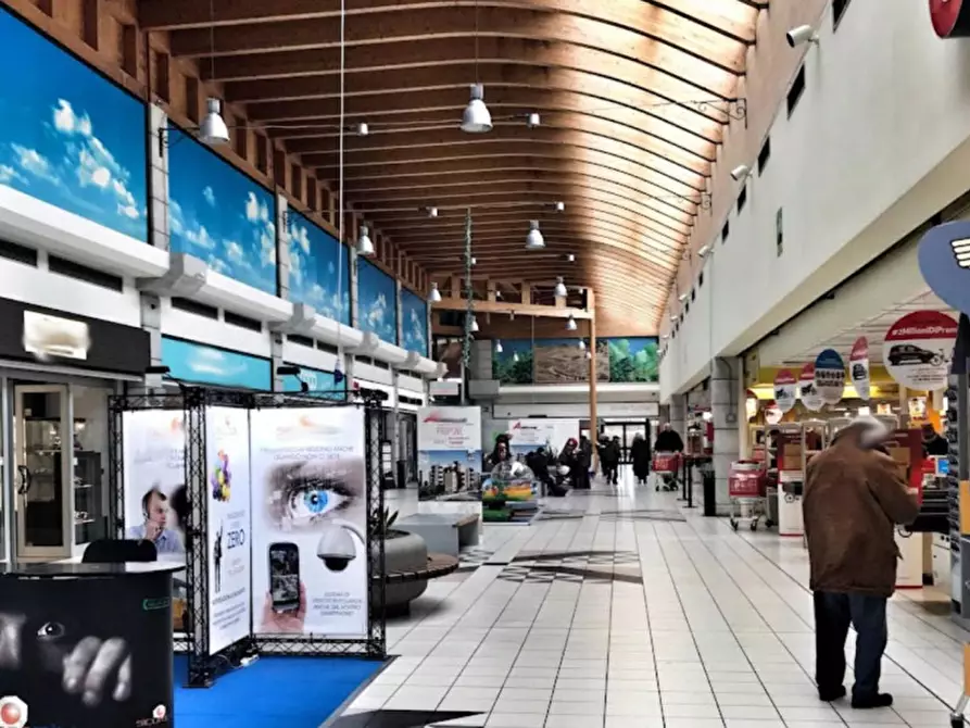 Immagine 2 di Negozio in vendita  in VIA PONCHIELLI, N. 23 a Bologna