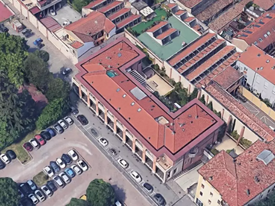 Immagine 7 di Negozio in vendita  in Piazza Monte Grappa, N. 11 a Forli'