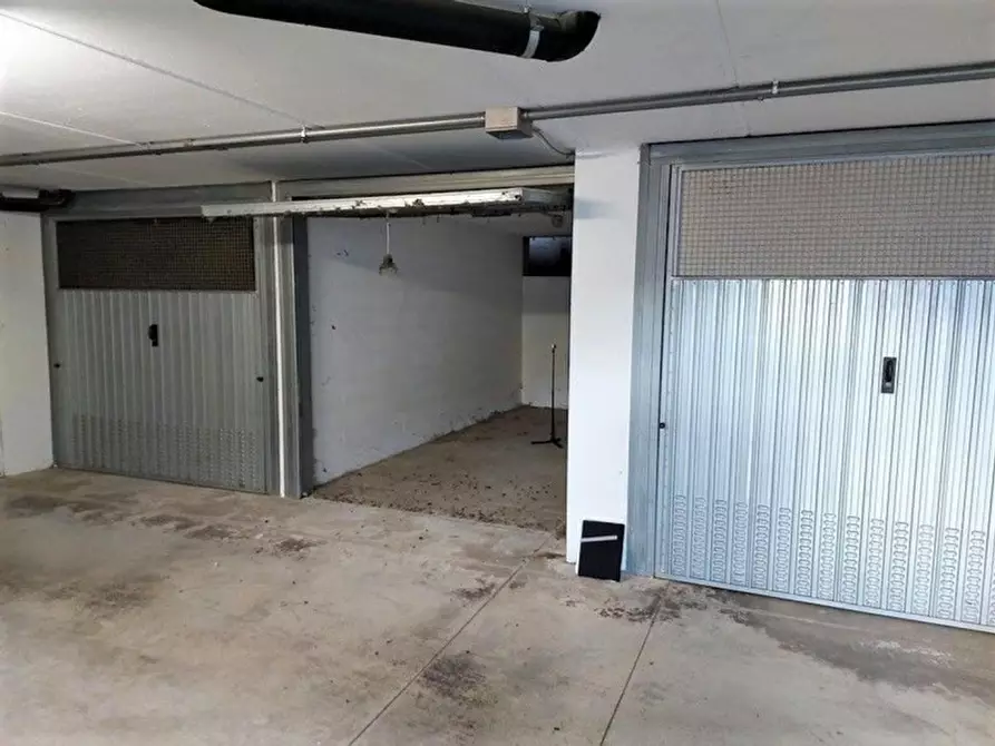 Immagine 11 di Negozio in vendita  in Piazza Monte Grappa, N. 11 a Forli'