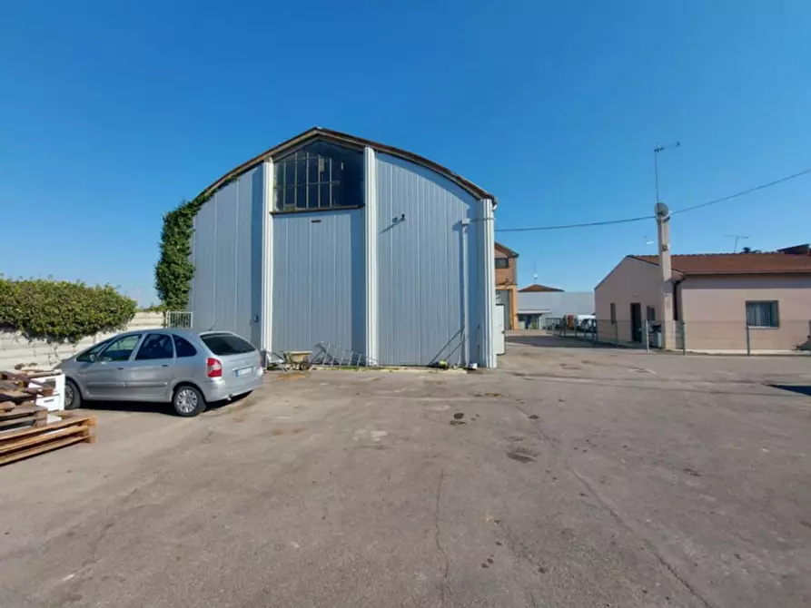 Immagine 11 di Capannone industriale in vendita  in via Stradone San Bernardino, N. 75 a Lugo