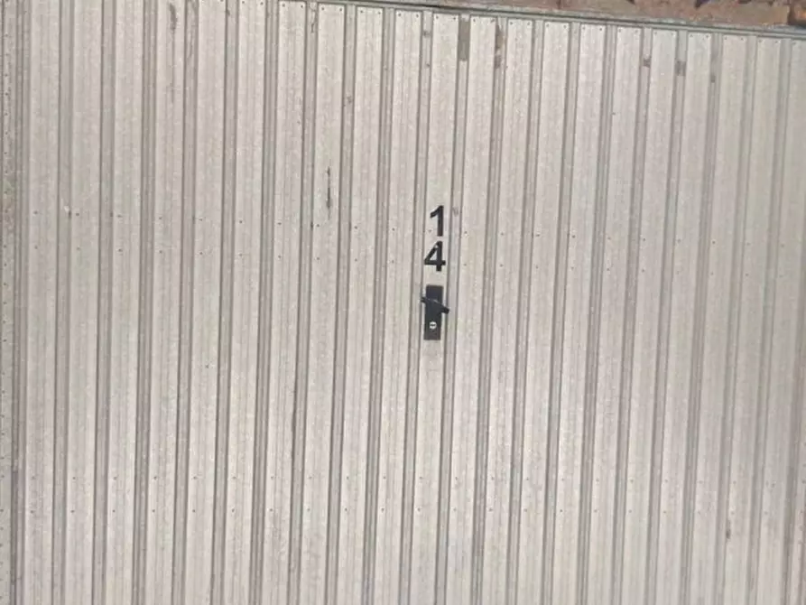 Immagine 1 di Posto auto in vendita  in Via dei Giardinetti, N. 158 a Roma