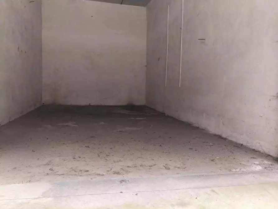 Immagine 2 di Posto auto in vendita  in Via dei Giardinetti, N. 158 a Roma