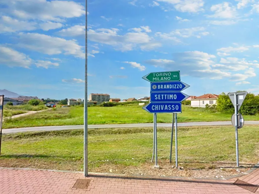 Immagine 3 di Terreno in vendita  in Via Francesco Salerno snc, N. snc a Brandizzo