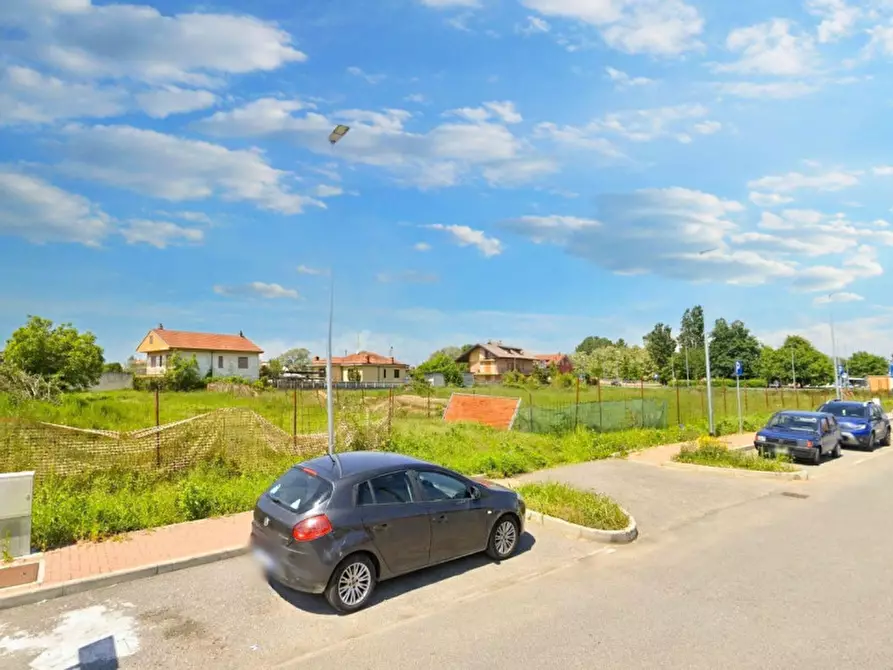 Immagine 5 di Terreno in vendita  in Via Francesco Salerno snc, N. snc a Brandizzo