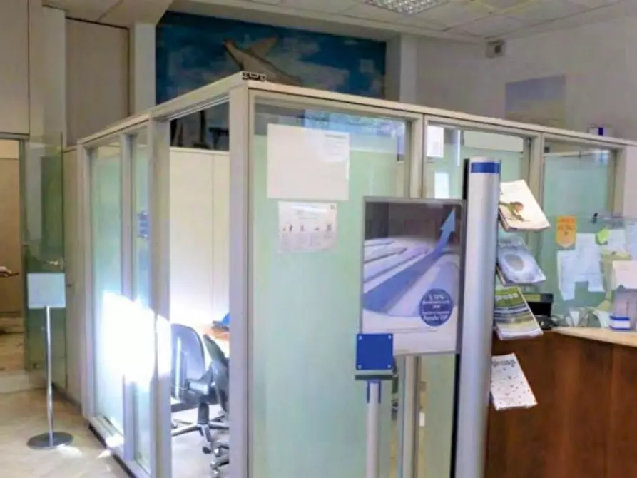 Immagine 3 di Ufficio in vendita  in Viale Giovanni Pascoli, N. 23 a Barga