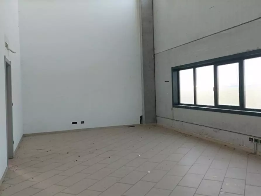 Immagine 12 di Capannone industriale in vendita  in Via Macello, N. 3/B a Cavour