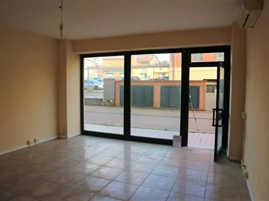 Immagine 3 di Attività commerciale in vendita  in Strada Tuderte, N. 77 a Perugia