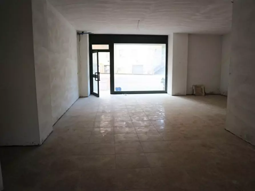 Immagine 4 di Attività commerciale in vendita  in Strada Tuderte, N. 77 a Perugia