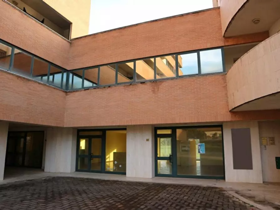 Immagine 5 di Attività commerciale in vendita  in Strada Tuderte, N. 77 a Perugia