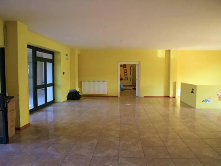 Immagine 8 di Attività commerciale in vendita  in Strada Tuderte, N. 77 a Perugia