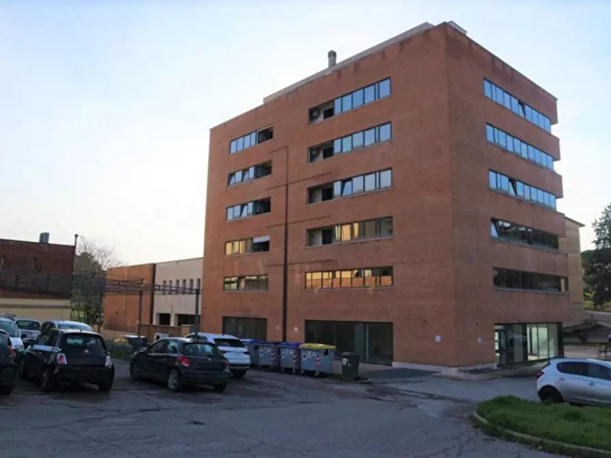 Immagine 12 di Attività commerciale in vendita  in Strada Tuderte, N. 77 a Perugia