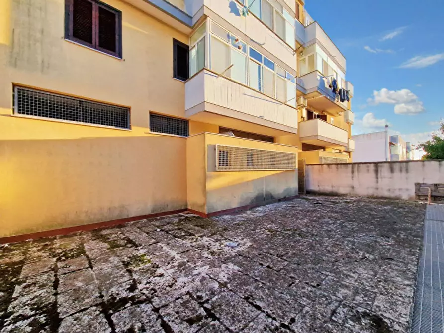 Immagine 4 di Negozio in vendita  in via Martino Luigi Cairoli, N. snc a San Pietro In Lama