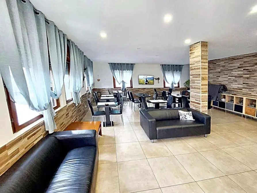 Immagine 1 di Hotel in vendita  in Corso Palmiro Togliatti, N. 21 a Vigevano