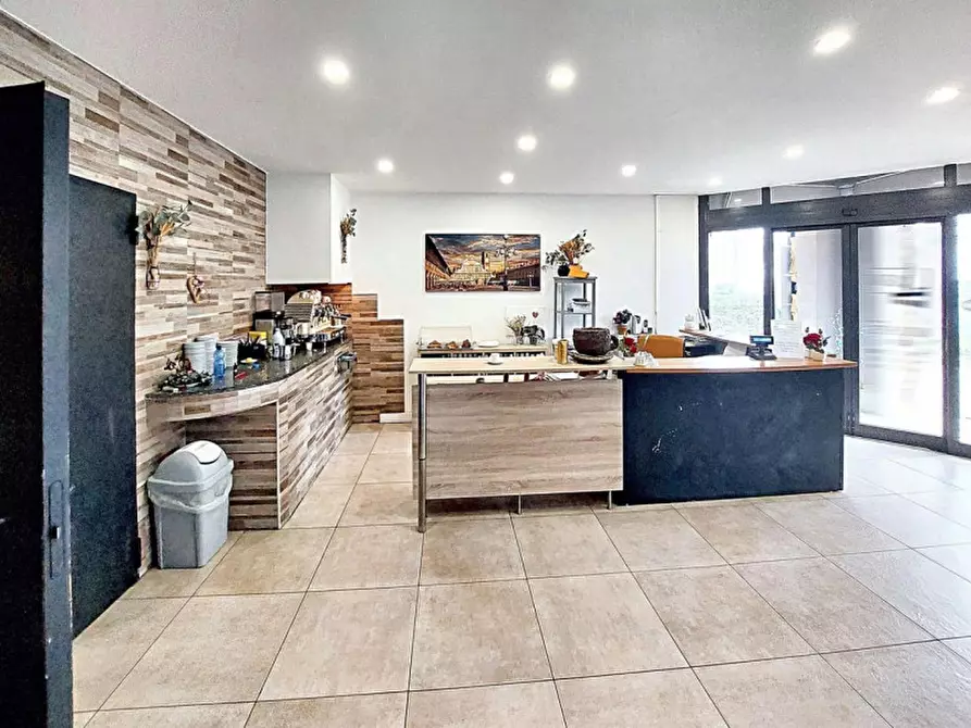 Immagine 2 di Hotel in vendita  in Corso Palmiro Togliatti, N. 21 a Vigevano