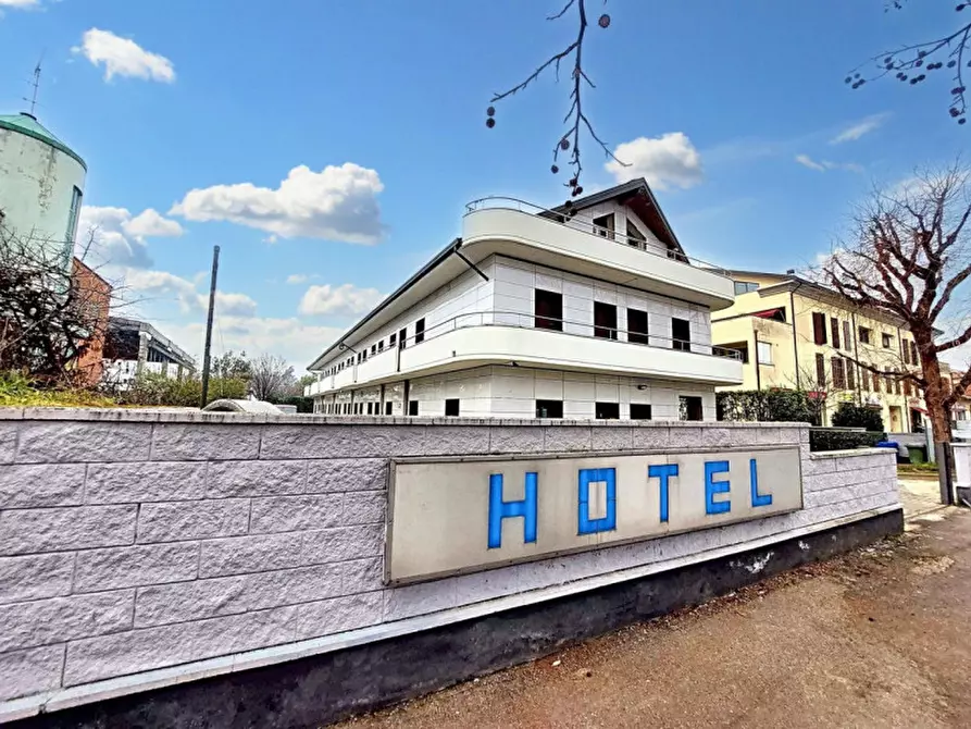 Immagine 15 di Hotel in vendita  in Corso Palmiro Togliatti, N. 21 a Vigevano