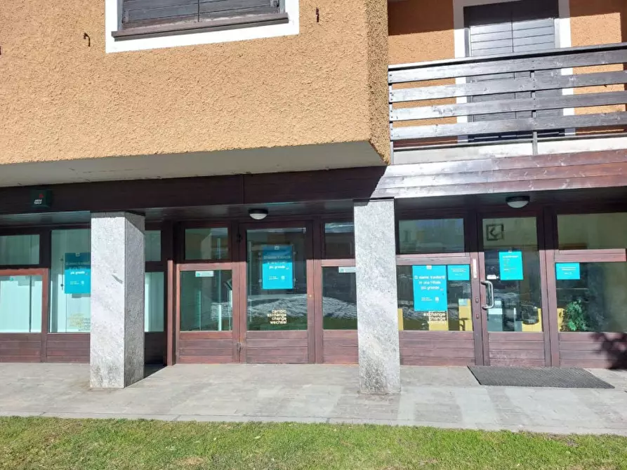 Immagine 1 di Negozio in vendita  in PIAZZA BERTACCHI, N. 2 a Madesimo