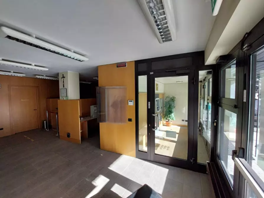 Immagine 7 di Negozio in vendita  in PIAZZA BERTACCHI, N. 2 a Madesimo