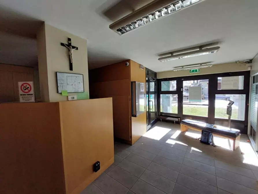 Immagine 8 di Negozio in vendita  in PIAZZA BERTACCHI, N. 2 a Madesimo