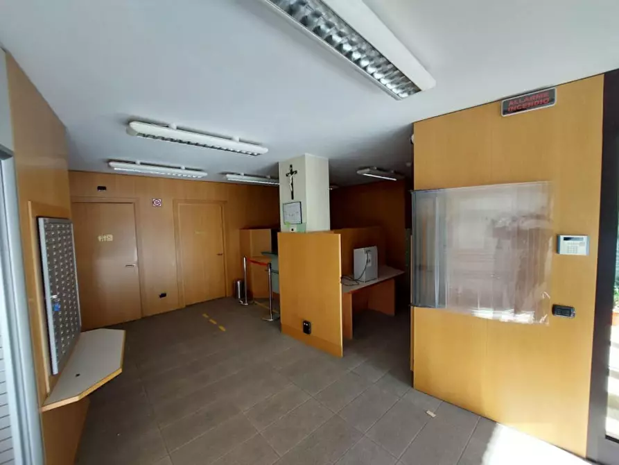 Immagine 11 di Negozio in vendita  in PIAZZA BERTACCHI, N. 2 a Madesimo