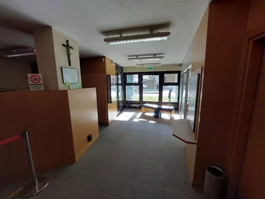 Immagine 13 di Negozio in vendita  in PIAZZA BERTACCHI, N. 2 a Madesimo