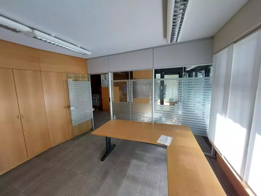 Immagine 14 di Negozio in vendita  in PIAZZA BERTACCHI, N. 2 a Madesimo