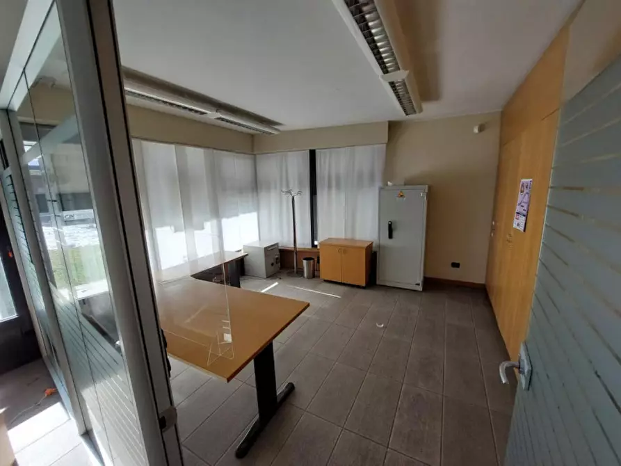 Immagine 16 di Negozio in vendita  in PIAZZA BERTACCHI, N. 2 a Madesimo