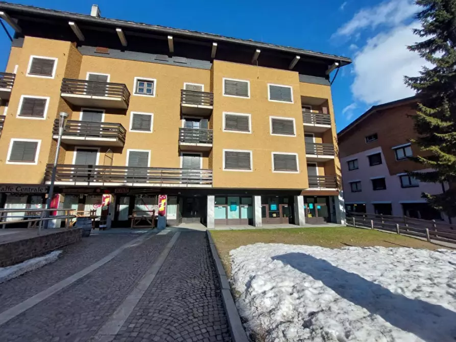 Immagine 19 di Negozio in vendita  in PIAZZA BERTACCHI, N. 2 a Madesimo