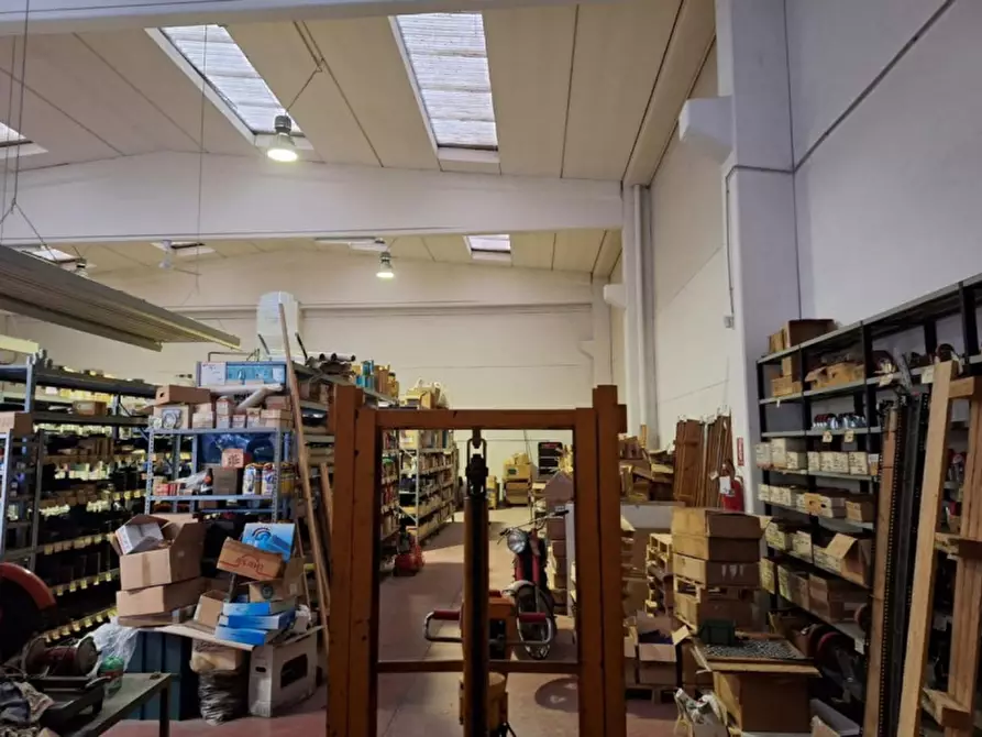 Immagine 6 di Magazzino in vendita  in Ravenna, N. snc a Ravenna