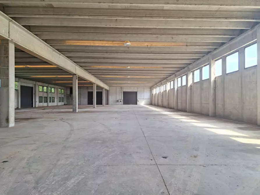 Immagine 3 di Capannone industriale in vendita  in Via G. Matteotti, 36048 Barbarano Mossano VI, Italia a Barbarano Mossano