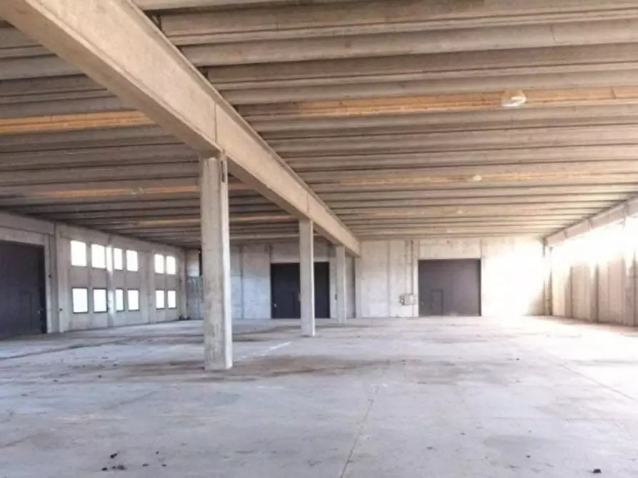 Immagine 9 di Capannone industriale in vendita  in Via G. Matteotti, 36048 Barbarano Mossano VI, Italia a Barbarano Mossano